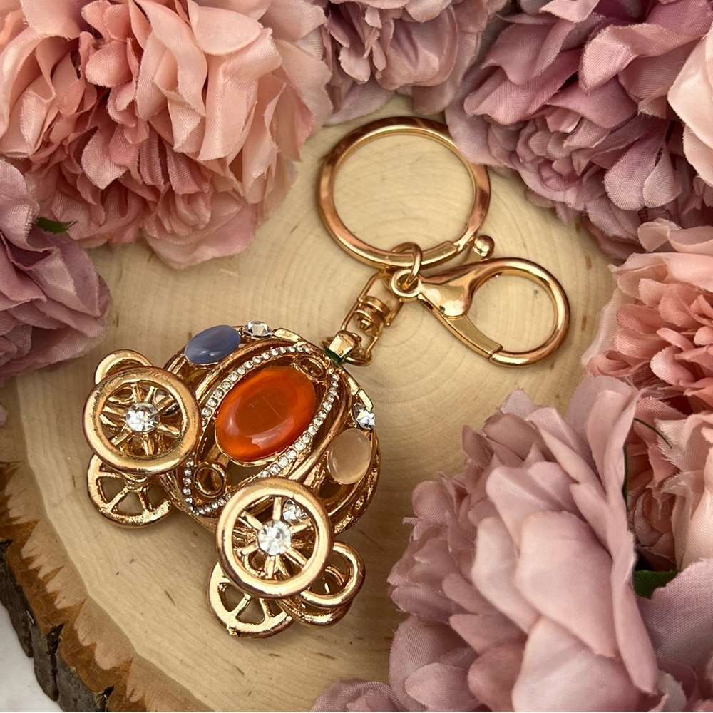 Cinderella’s Royal Gold and Crystal Carriage Keychain Charm - Picture 10 of 14
